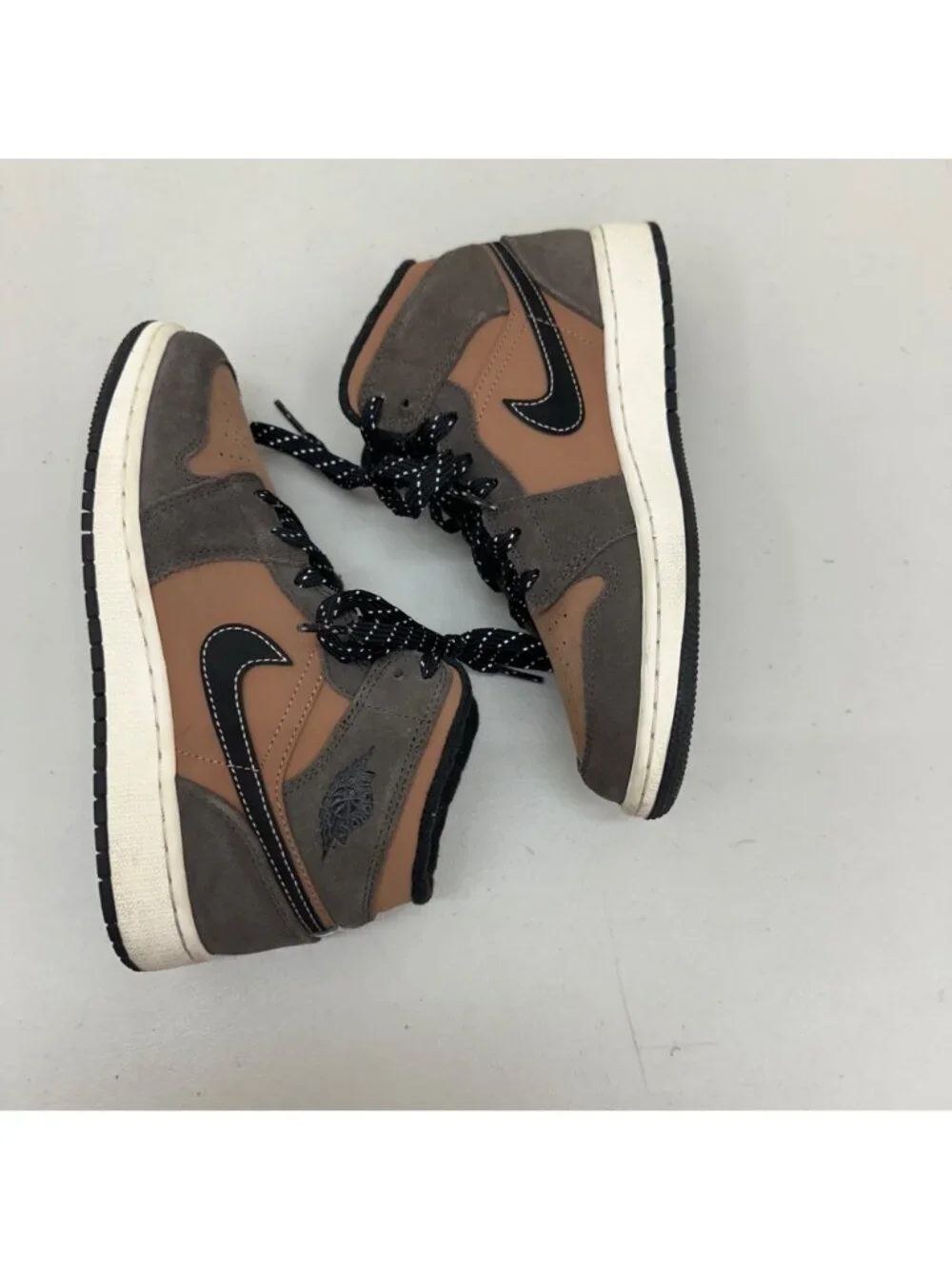 Nike Air Jordan 1 Mid SE DC7248-200 Dark Chocolate Sneakers Shoes Youth sz 4.5Y